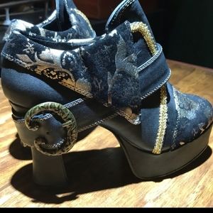 Black and gold baroque platforms